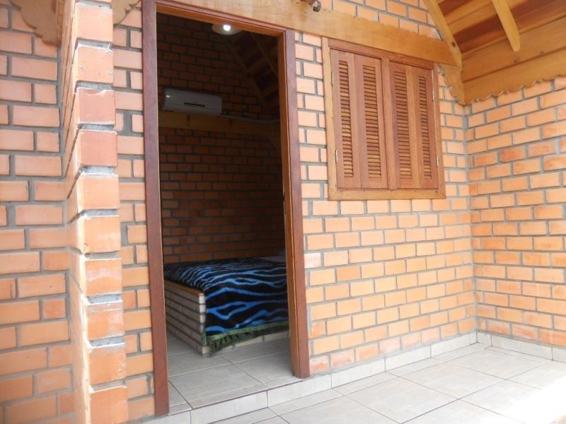 Pequena Pousada Pernottare Estacionamento Frente E Lado Publico Privado Gramado Habitación foto